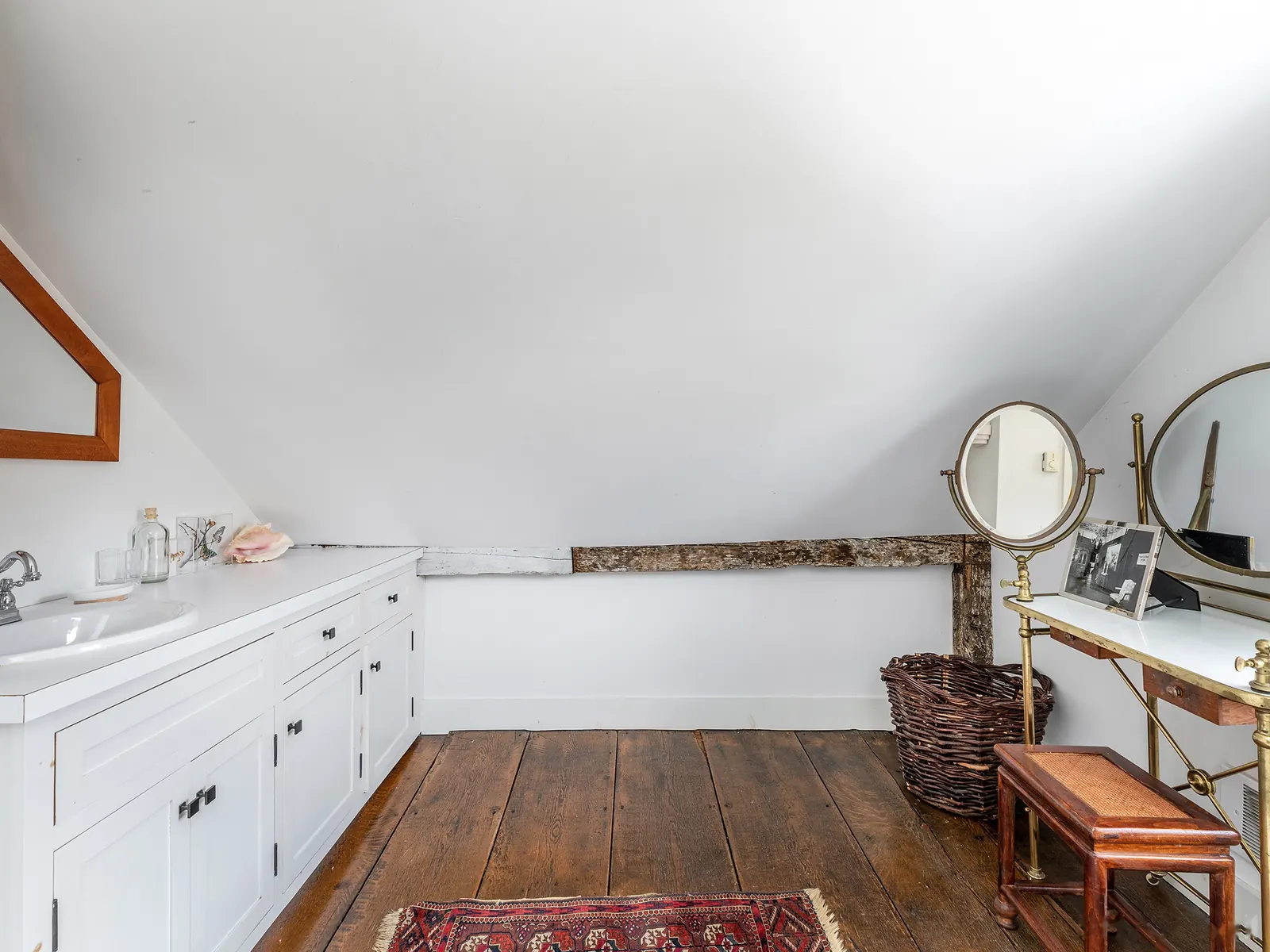 Cottage bath beneath the roof